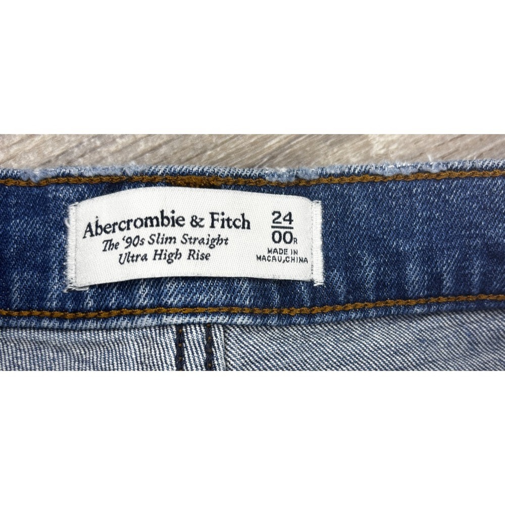 Abercrombie & Fitch 90s Slim Straight Ultra High Rise Distressed‎ Jeans 24 00R - Picture 3 of 6